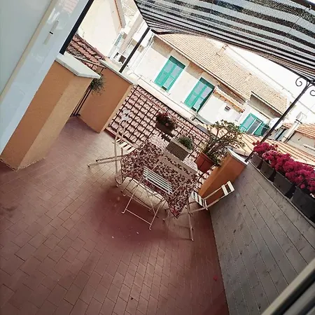 La Rosa Dei Venti Couette-café Alassio